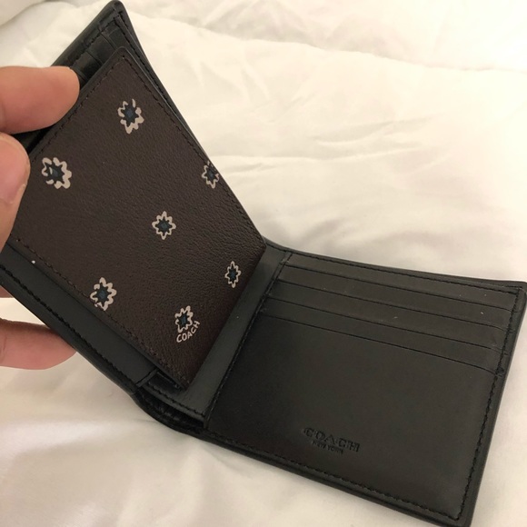 Coach Wallet - Picture 3 of 7